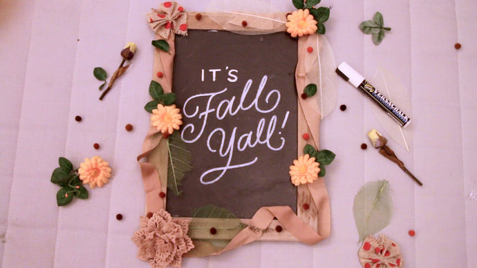 This DIY Chalkboard Fall Wreath Home Decor is the Best Way to Welcome Fall