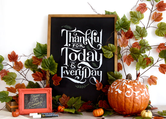 The Ultimate DIY Chalkboard Thanksgiving Decor Round Up: 4 Fancy DIY Thanksgiving Decor Ideas