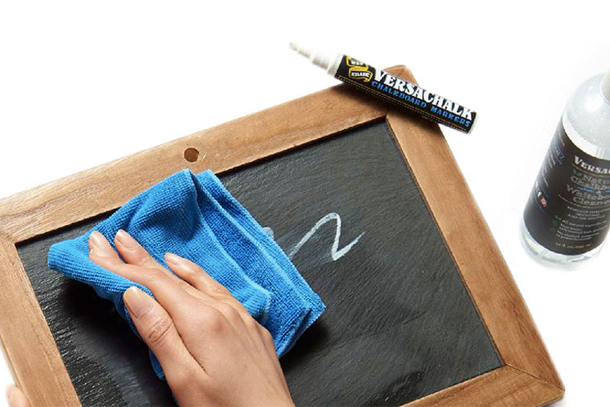 CHALKBOARD CLEANER